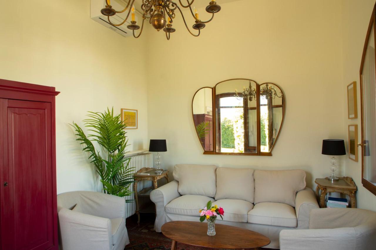 Villino Liberty Apartment เชอร์นอบบิโอ ภายนอก รูปภาพ