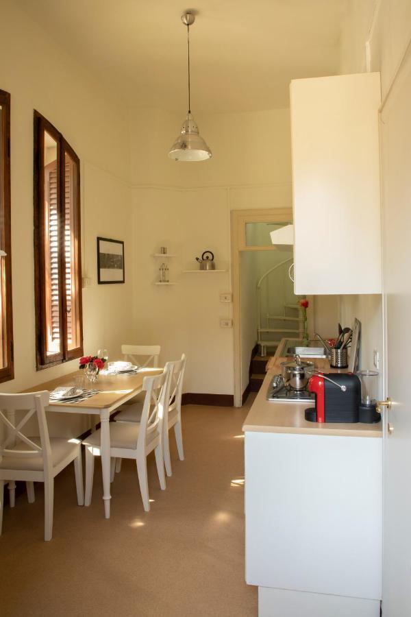 Villino Liberty Apartment เชอร์นอบบิโอ ภายนอก รูปภาพ