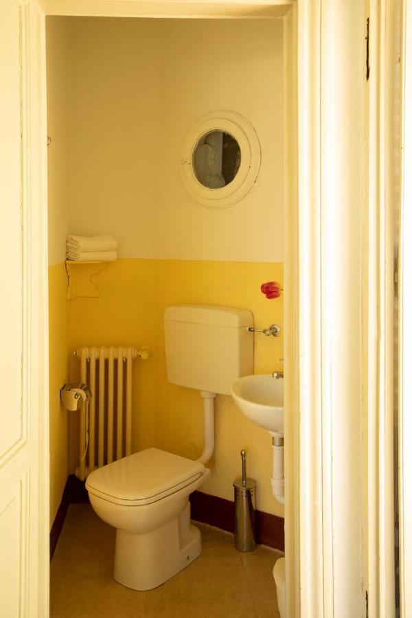 Villino Liberty Apartment เชอร์นอบบิโอ ภายนอก รูปภาพ